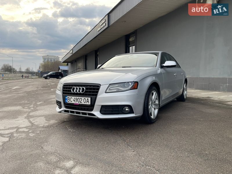 Седан Audi A4 2010 в Вараше