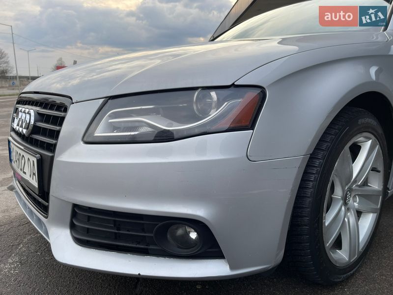 Седан Audi A4 2010 в Вараше