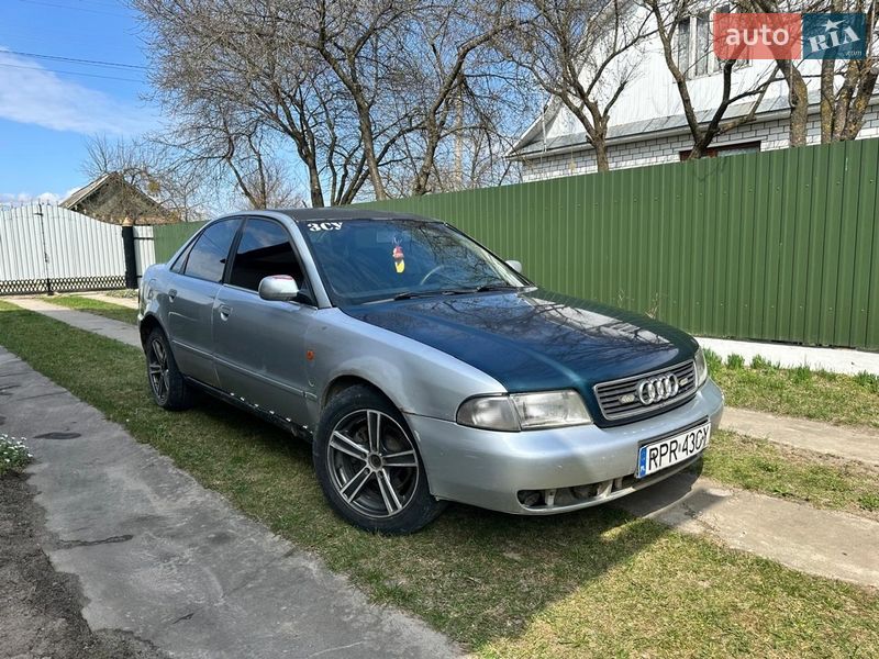 Седан Audi A4 1996 в Березному