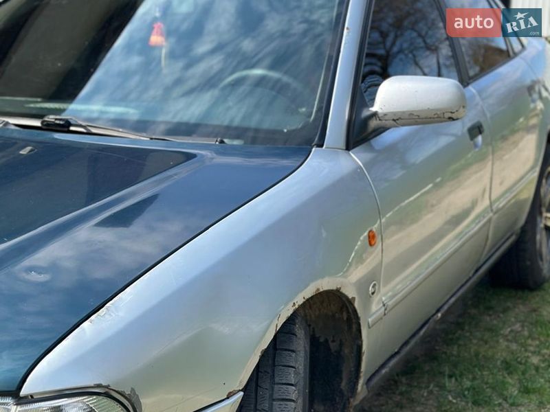 Седан Audi A4 1996 в Березному