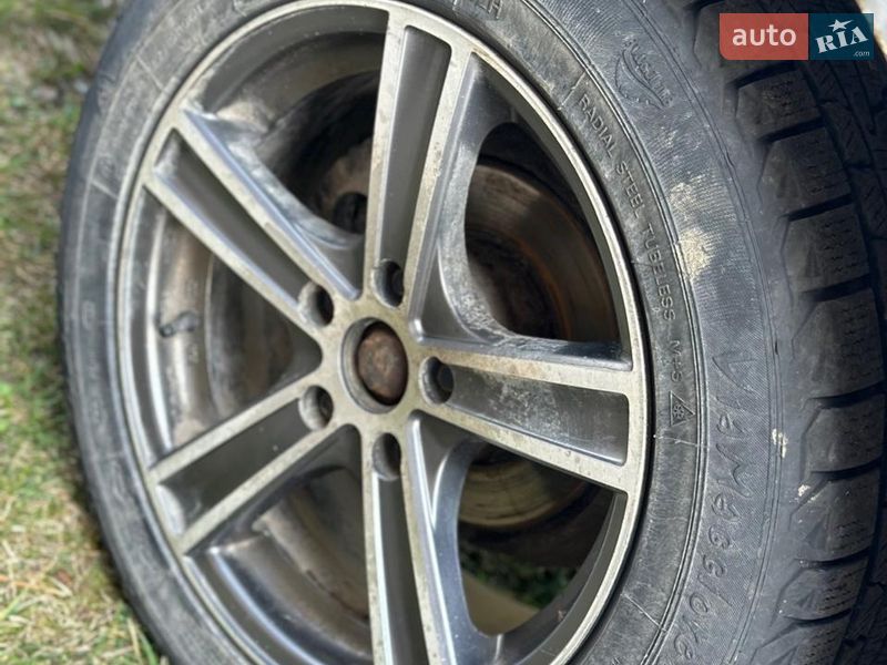 Седан Audi A4 1996 в Березному