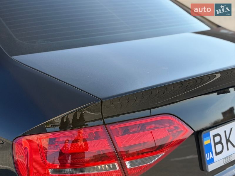 Седан Audi A4 2010 в Дубно