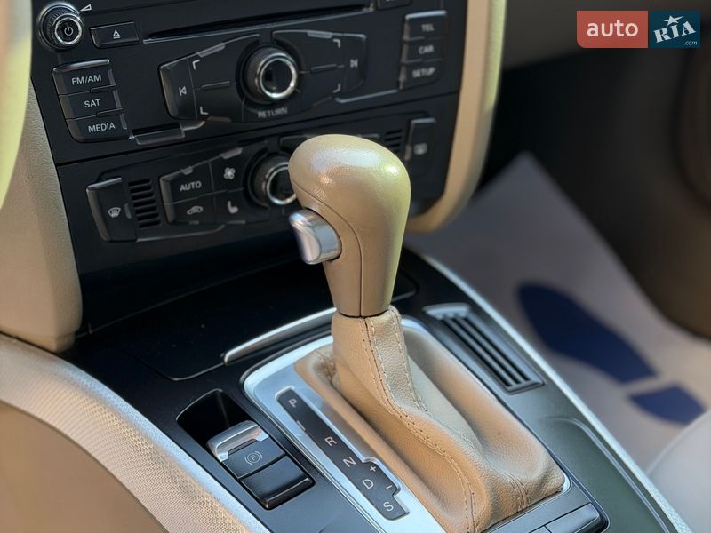 Седан Audi A4 2010 в Дубно