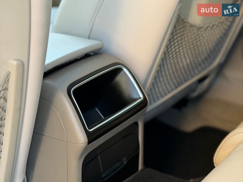 Седан Audi A4 2010 в Дубно