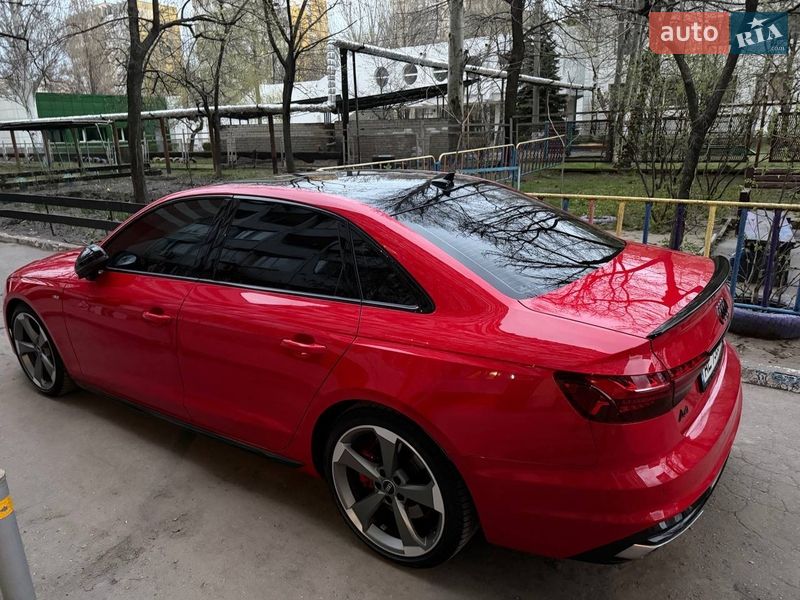 Седан Audi A4 2021 в Днепре