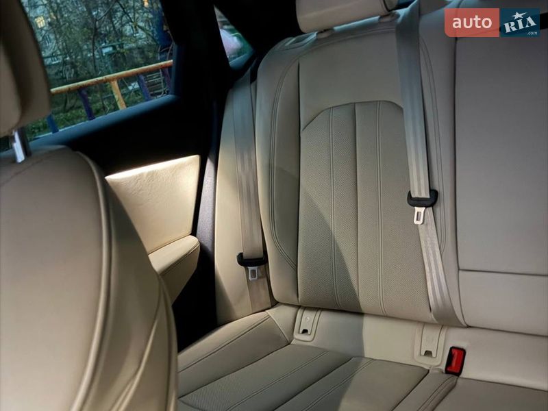 Седан Audi A4 2021 в Днепре