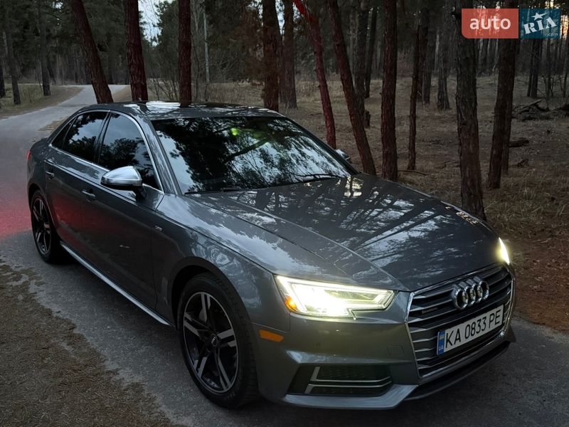 Седан Audi A4 2018 в Киеве