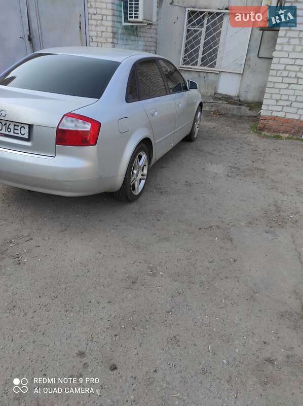 Седан Audi A4 2004 в Кременчуці