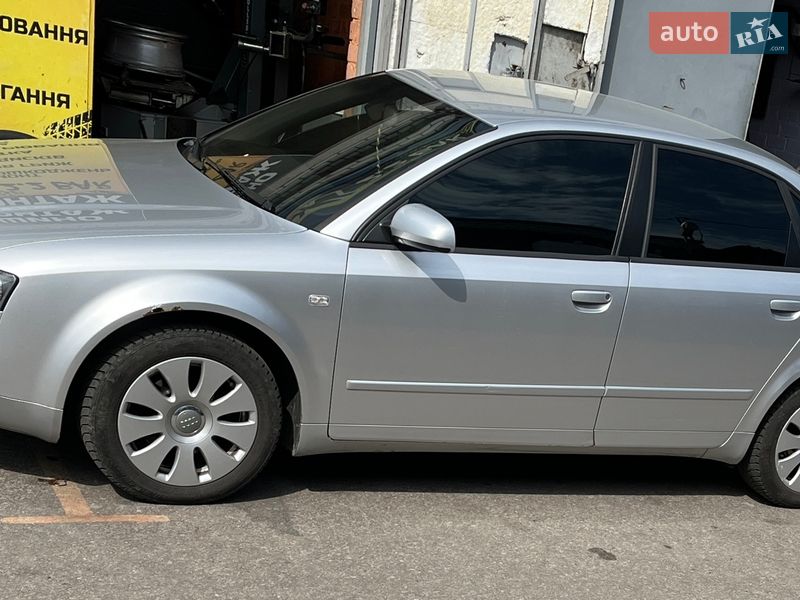 Седан Audi A4 2004 в Кременчуці