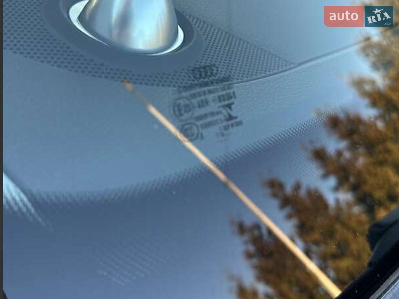 Седан Audi A4 2019 в Львові