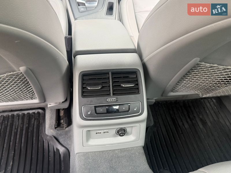 Седан Audi A4 2019 в Киеве