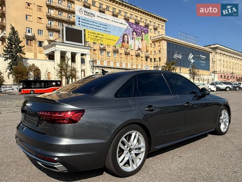 Седан Audi A4 2023 в Харкові