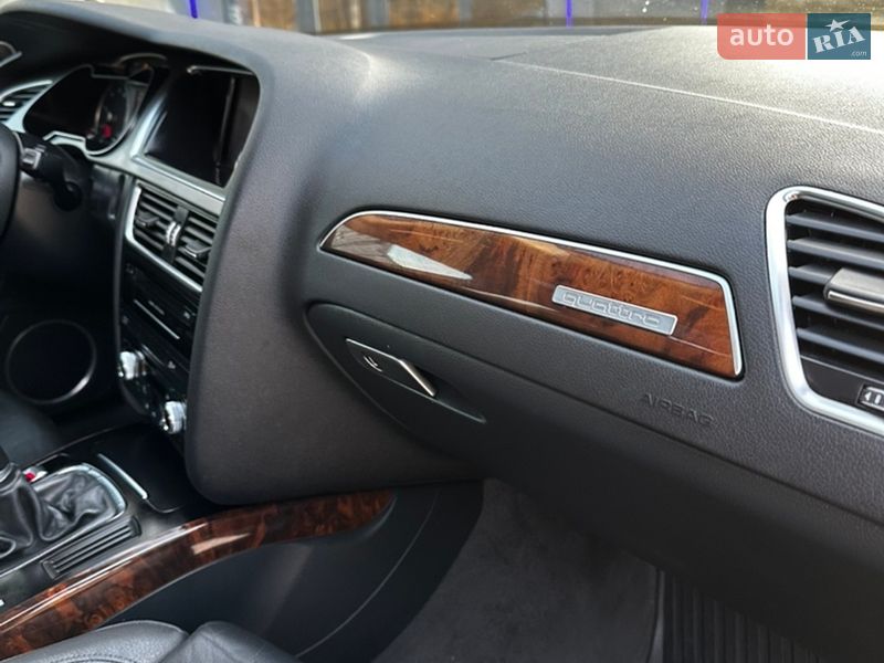 Седан Audi A4 2013 в Новояворовске