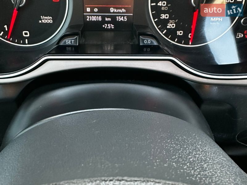 Седан Audi A4 2013 в Новояворовске