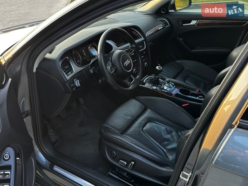 Седан Audi A4 2013 в Новояворовске