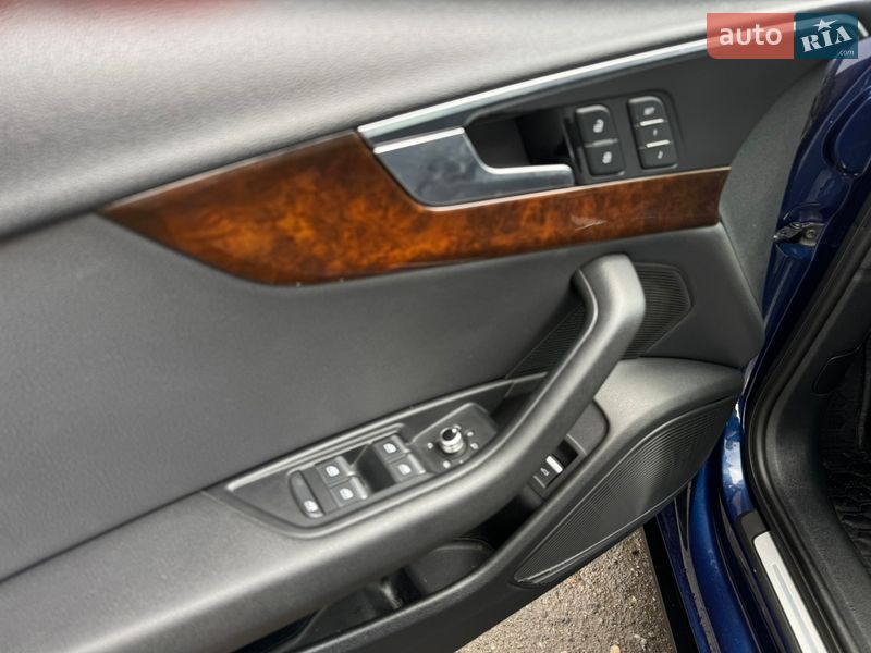 Седан Audi A4 2017 в Хмельницком