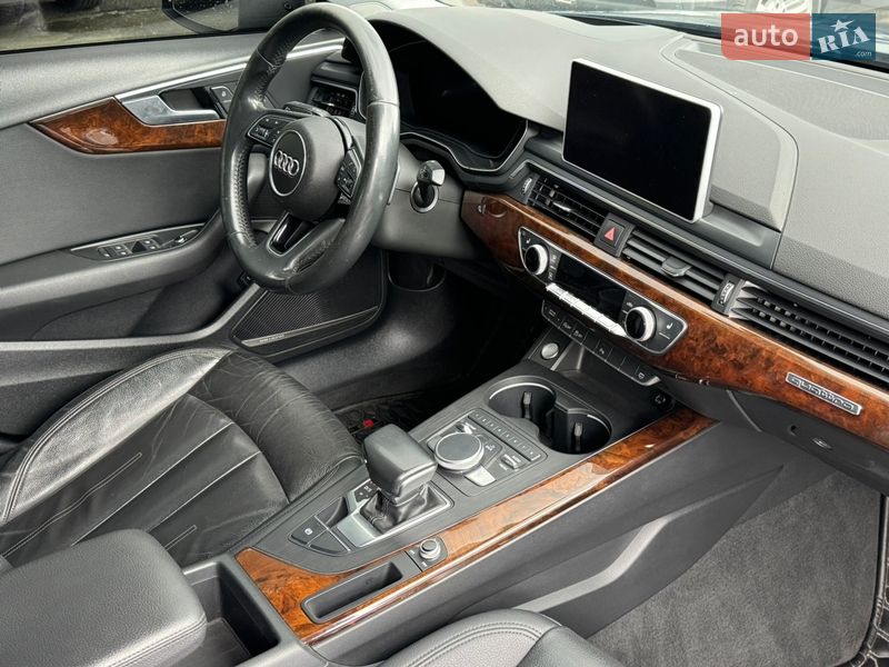 Седан Audi A4 2017 в Хмельницком