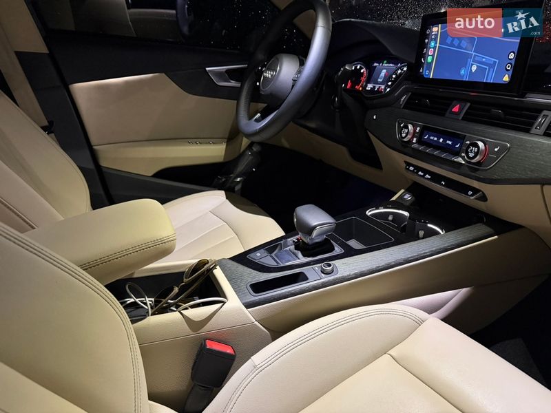 Седан Audi A4 2022 в Киеве