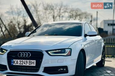 Седан Audi A4 2015 в Остроге
