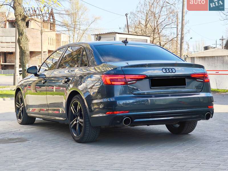 Седан Audi A4 2016 в Днепре