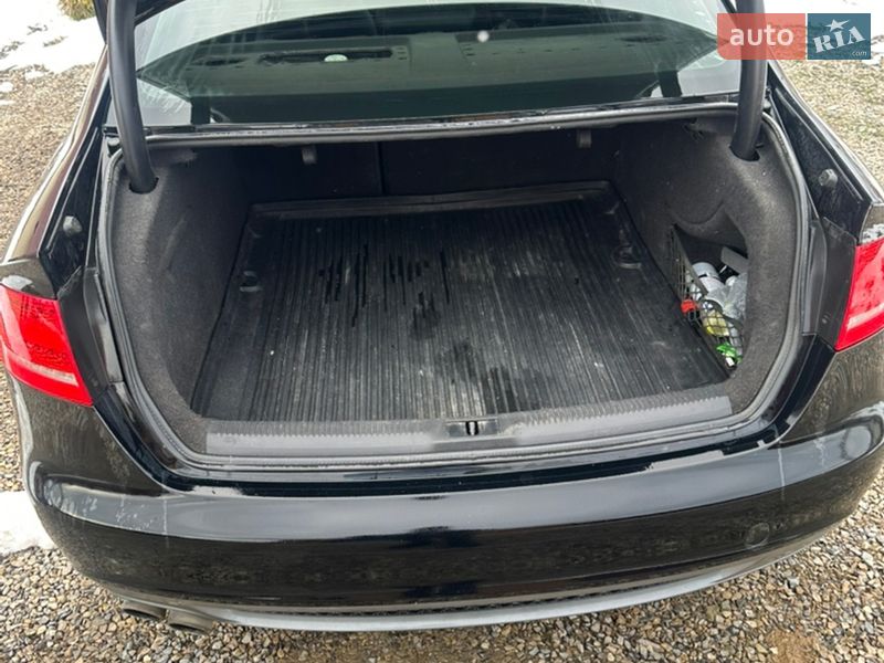 Седан Audi A4 2011 в Яремче