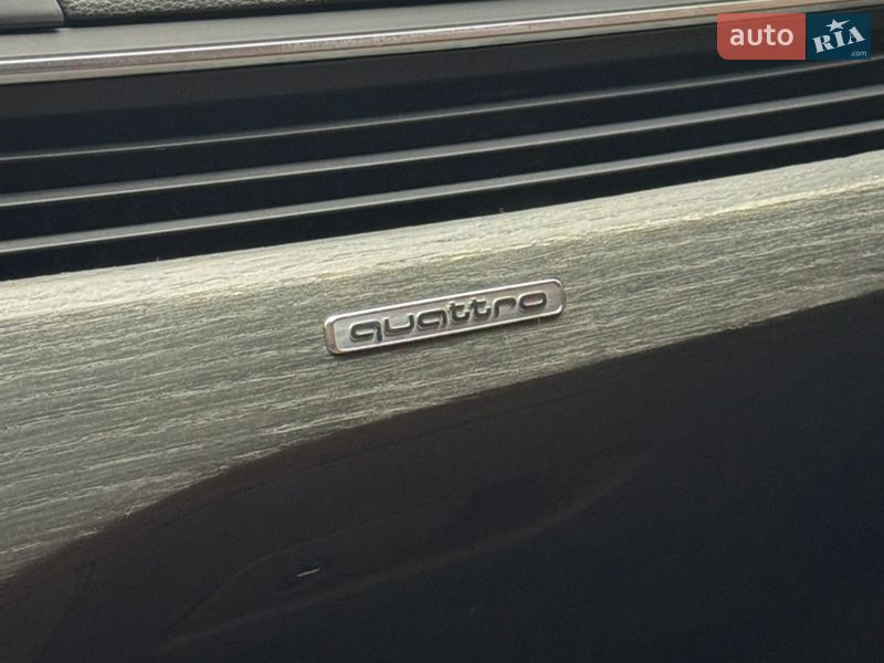 Седан Audi A4 2018 в Львові