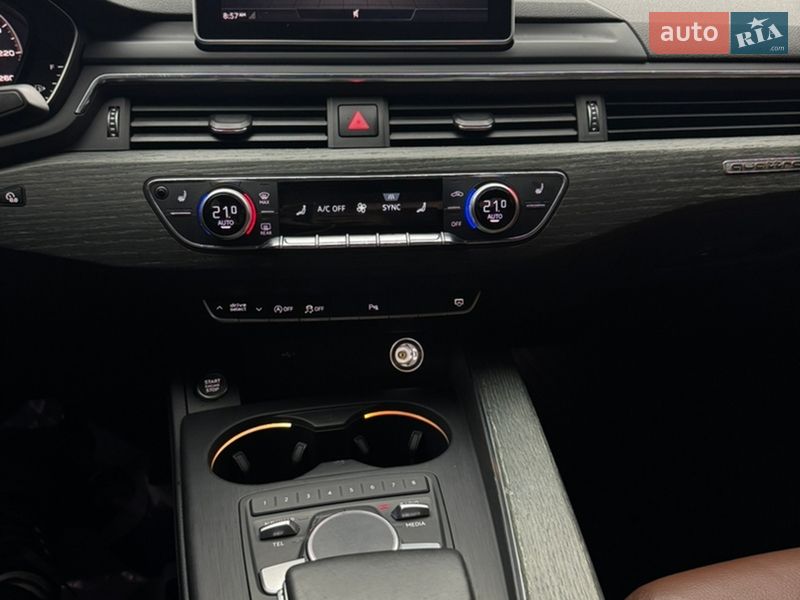 Седан Audi A4 2018 в Львові
