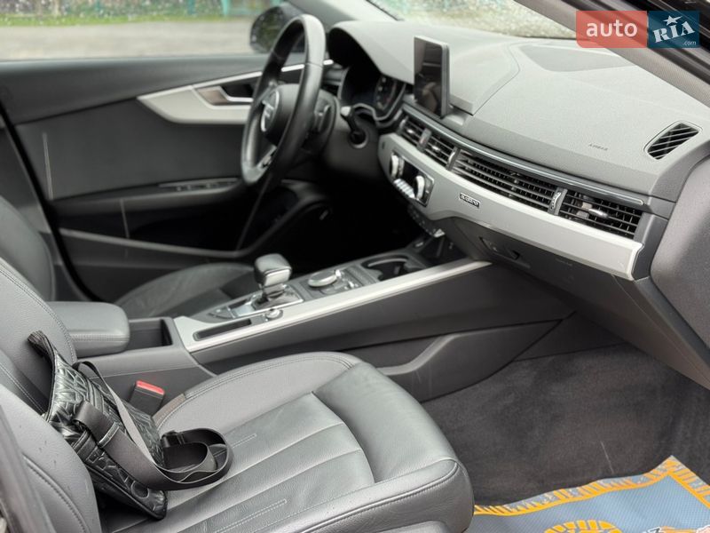 Седан Audi A4 2019 в Виннице