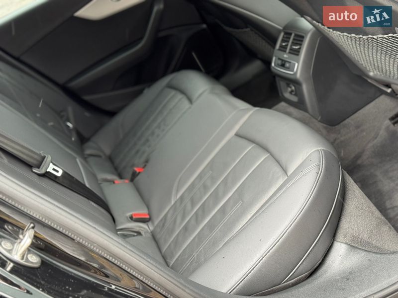 Седан Audi A4 2019 в Виннице