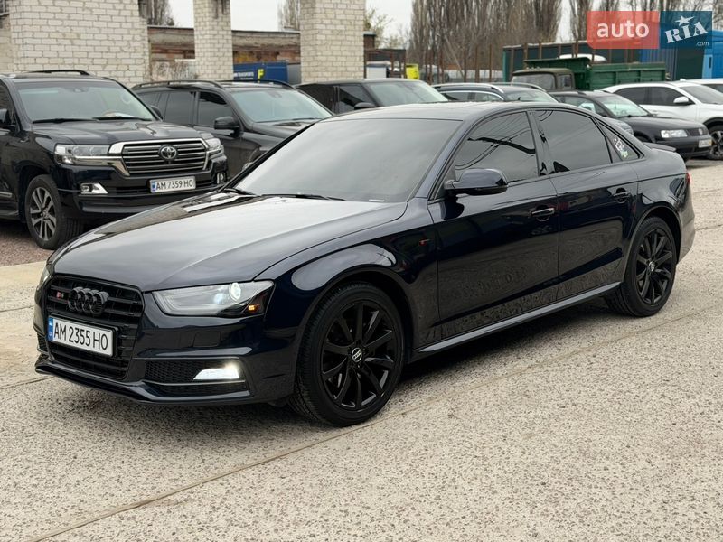 Седан Audi A4 2014 в Житомире
