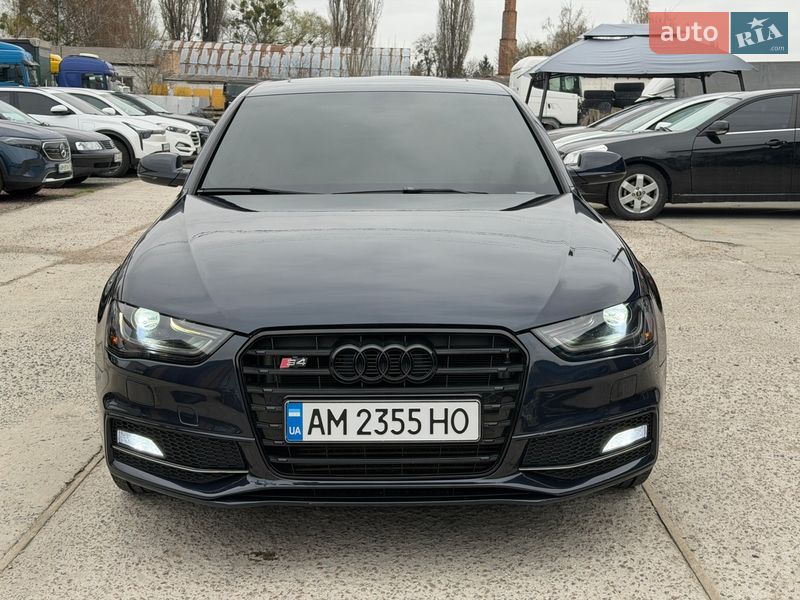 Седан Audi A4 2014 в Житомире