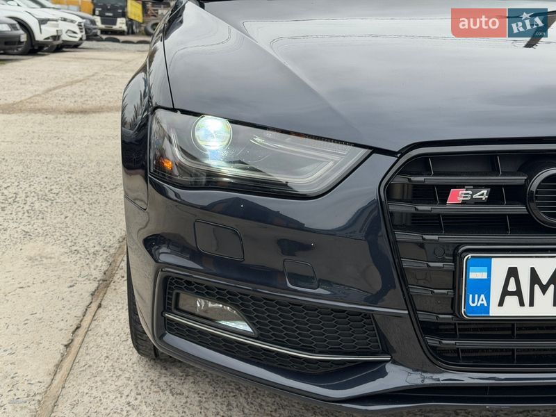 Седан Audi A4 2014 в Житомире