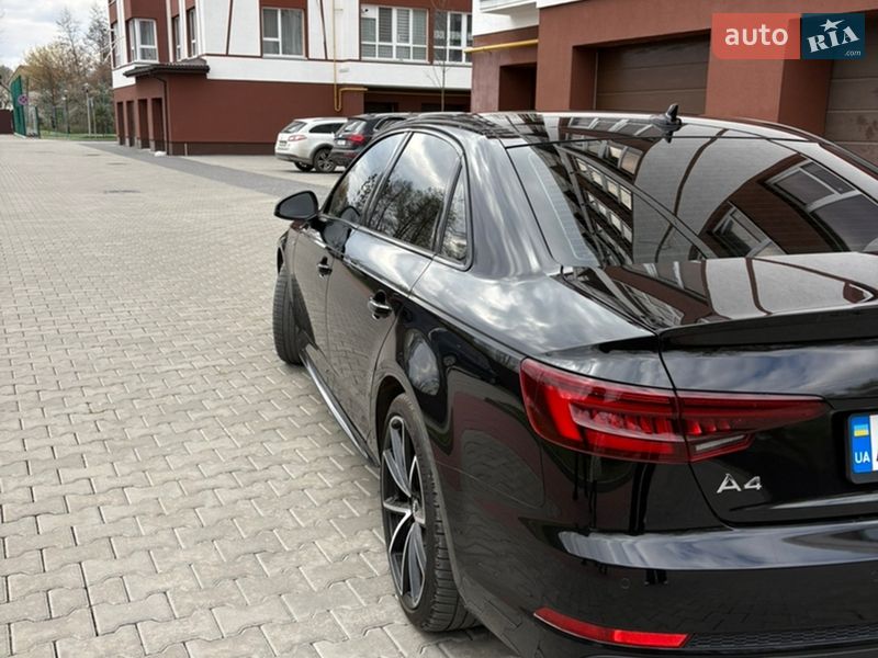 Седан Audi A4 2017 в Ивано-Франковске