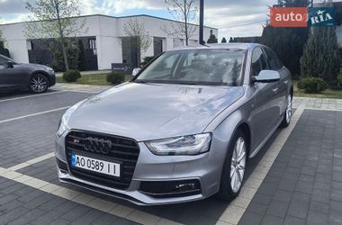 Седан Audi A4 2014 в Мукачево