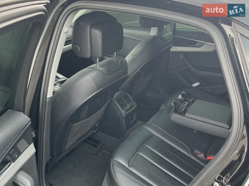 Седан Audi A4 2016 в Киеве