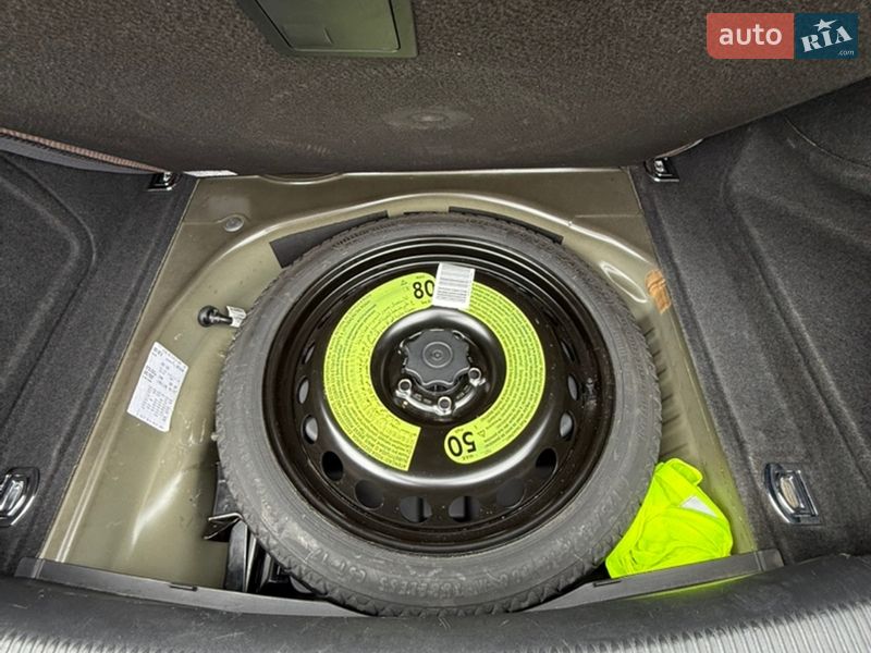 Седан Audi A4 2015 в Вараше