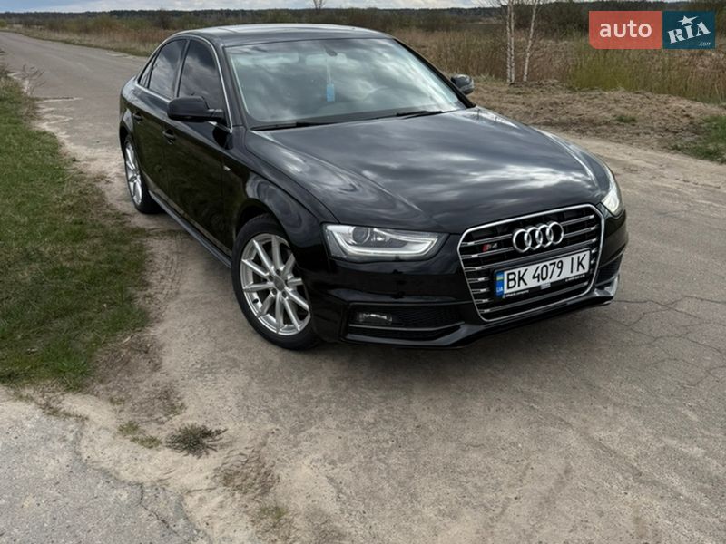 Седан Audi A4 2015 в Вараше