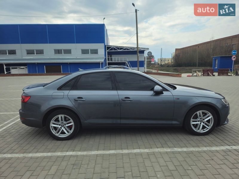 Седан Audi A4 2017 в Ромнах