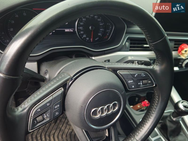 Седан Audi A4 2017 в Ромнах