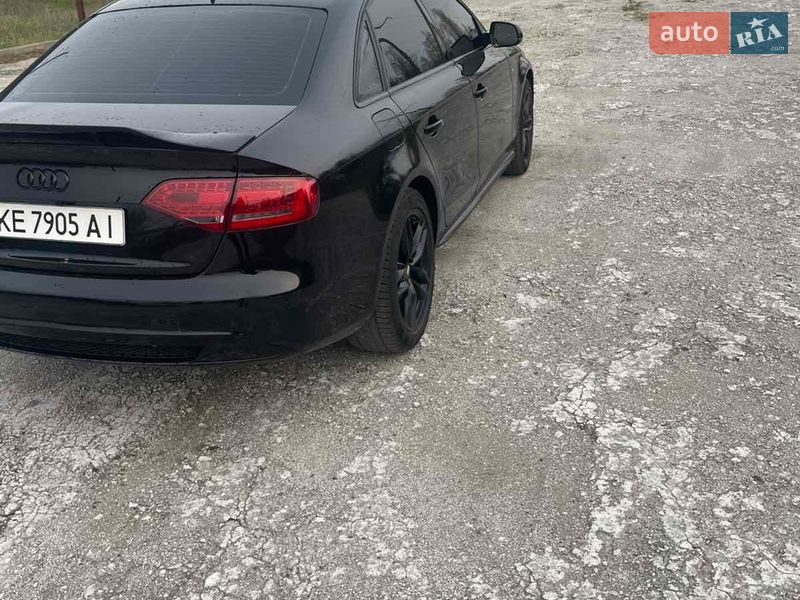 Седан Audi A4 2012 в Дніпрі