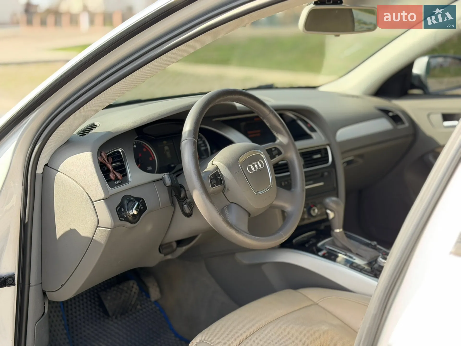 2011 Audi A4 - мініатюра 9