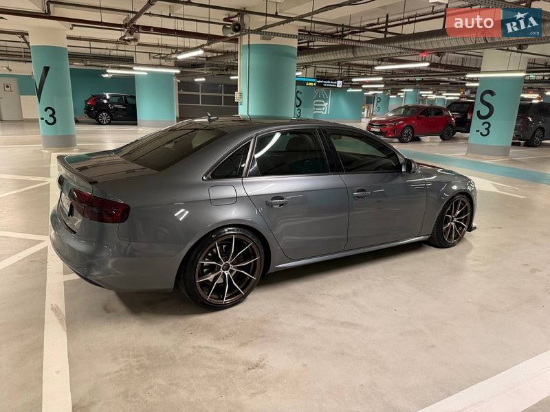 Седан Audi A4 2013 в Киеве