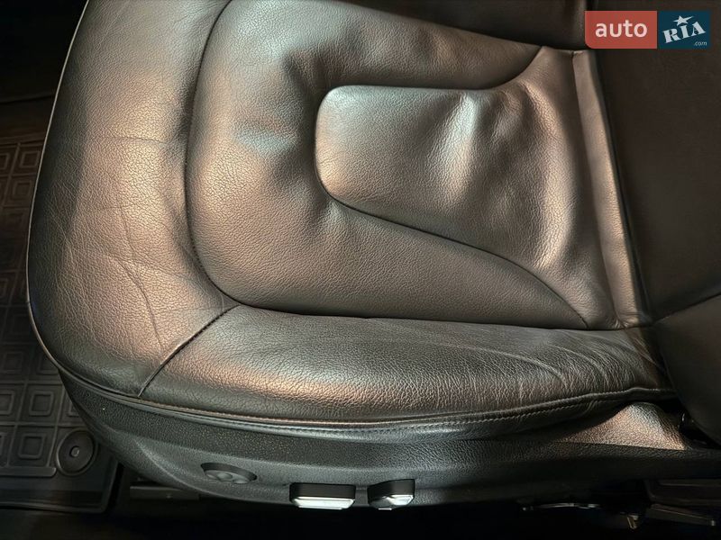 Седан Audi A4 2013 в Киеве
