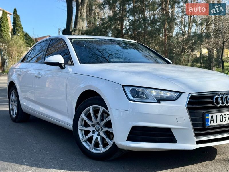 Седан Audi A4 2017 в Киеве