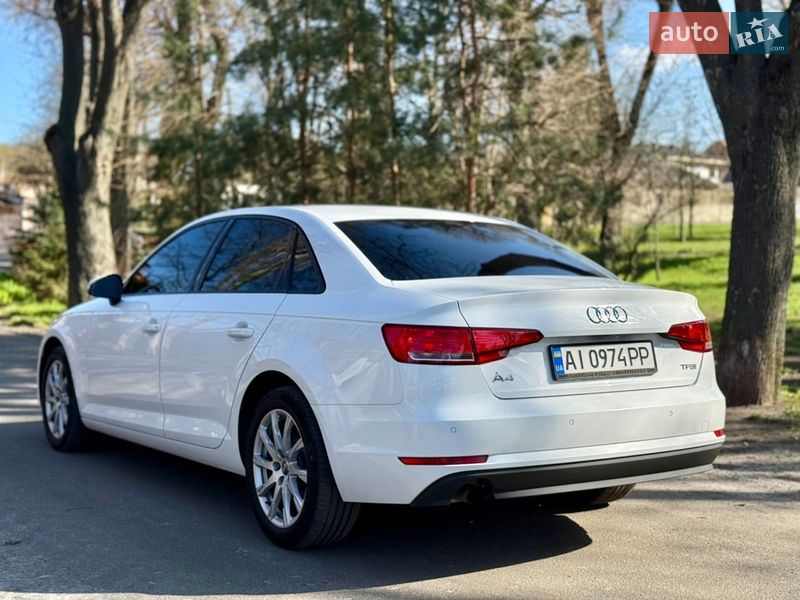 Седан Audi A4 2017 в Киеве