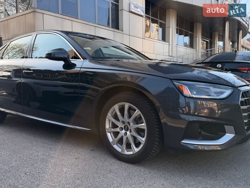 Седан Audi A4 2021 в Киеве