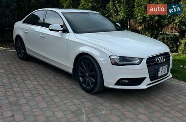 Седан Audi A4 2013 в Вижнице