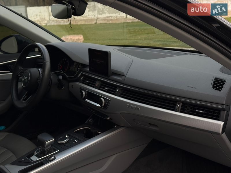 Седан Audi A4 2017 в Луцке