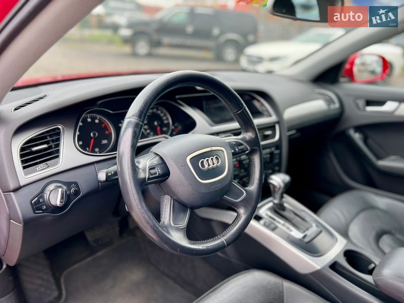 Седан Audi A4 2013 в Киеве