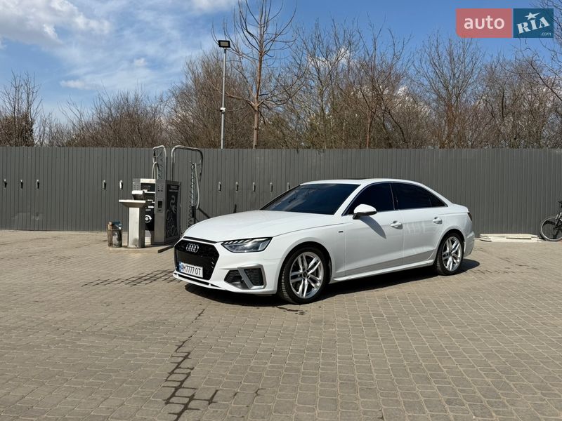 Седан Audi A4 2021 в Виннице